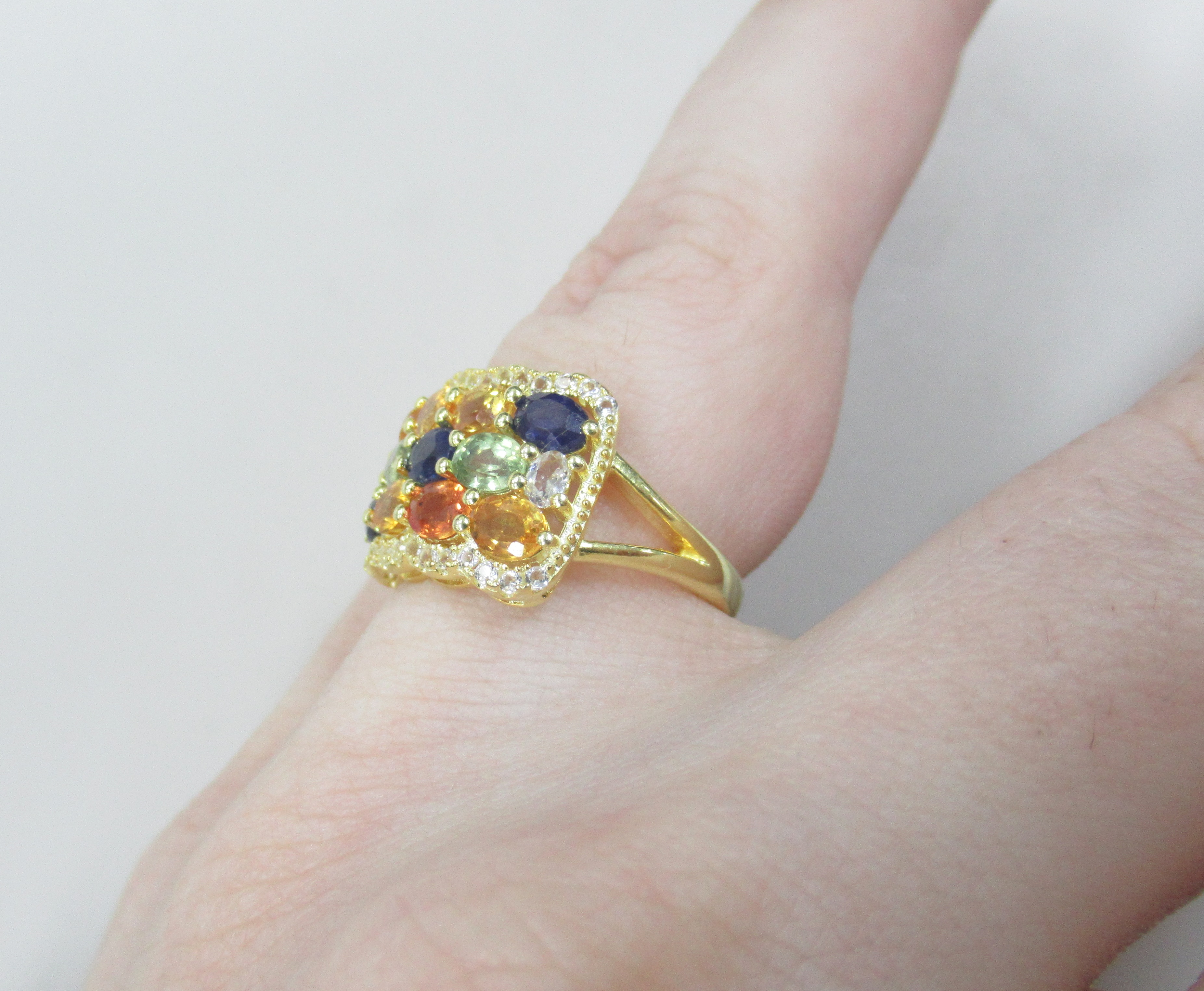 Серебряное кольцо с мультисапфирами